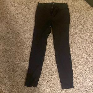 Black skinny pants